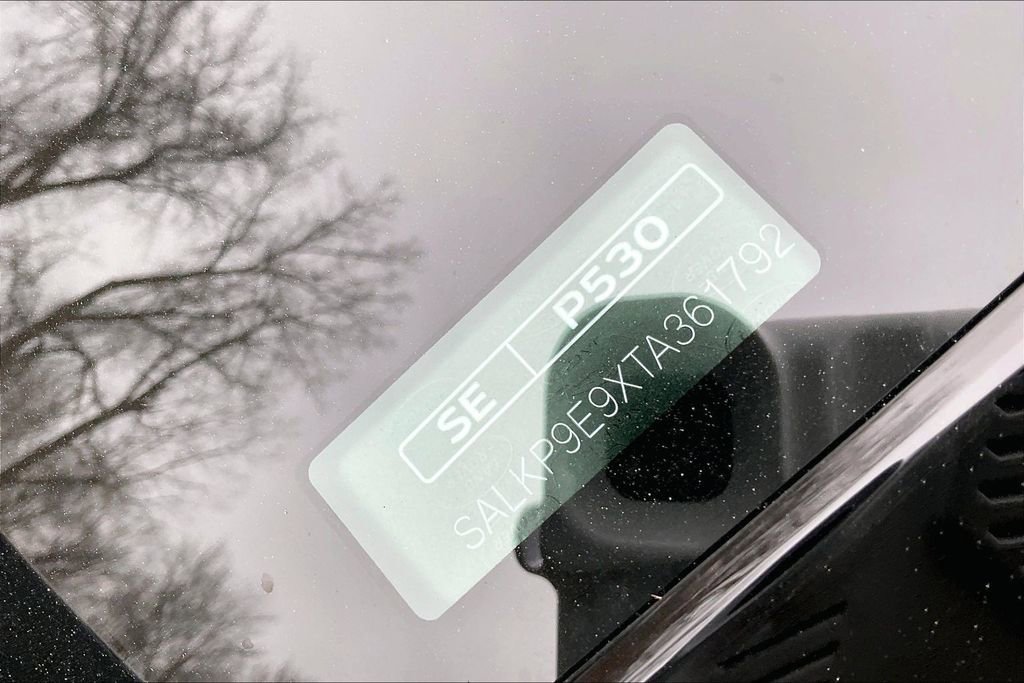 New 2026 Land Rover Range Rover SE image 9