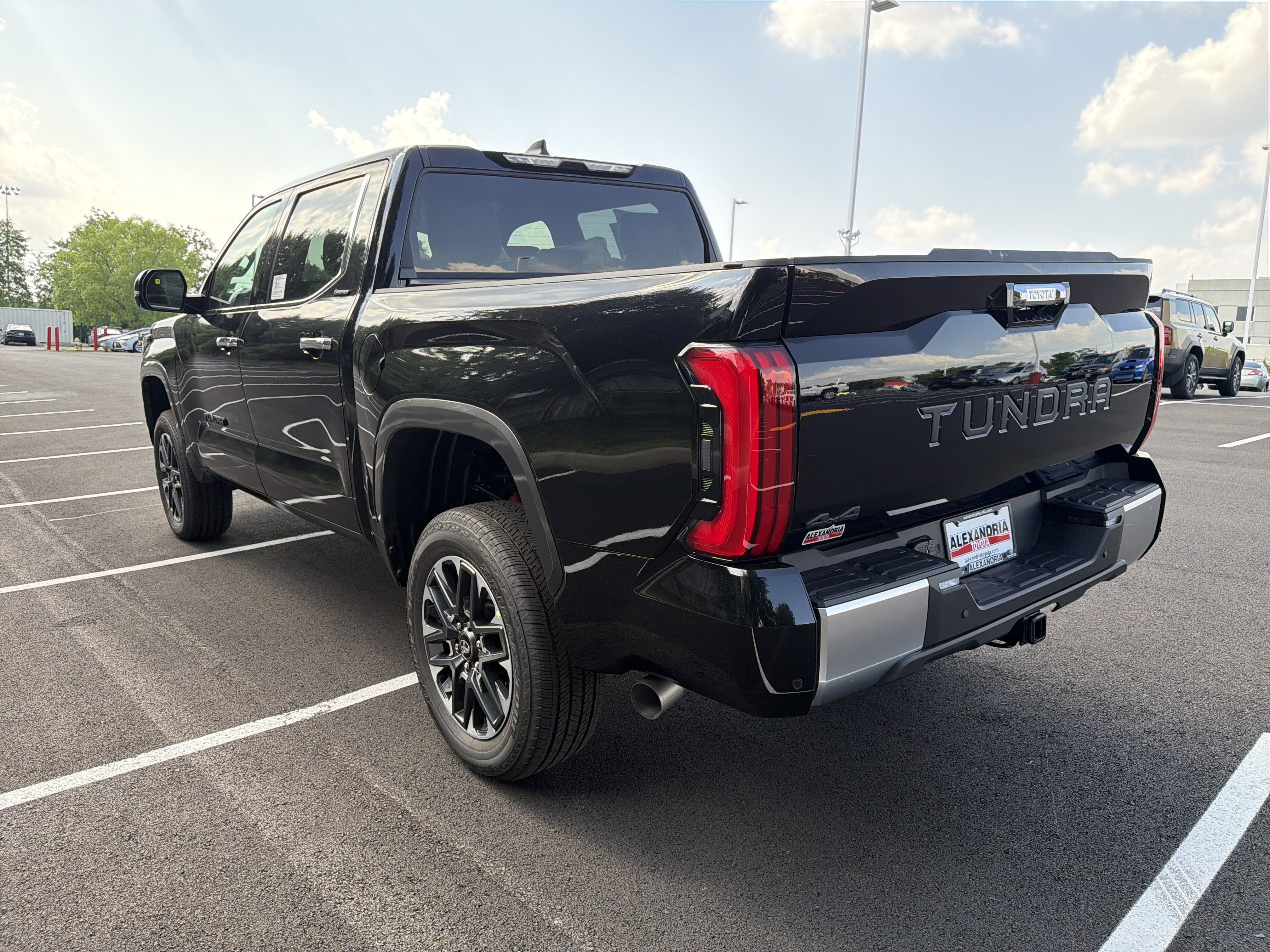 New 2026 Toyota Tundra Limited AWD/4WD image 7