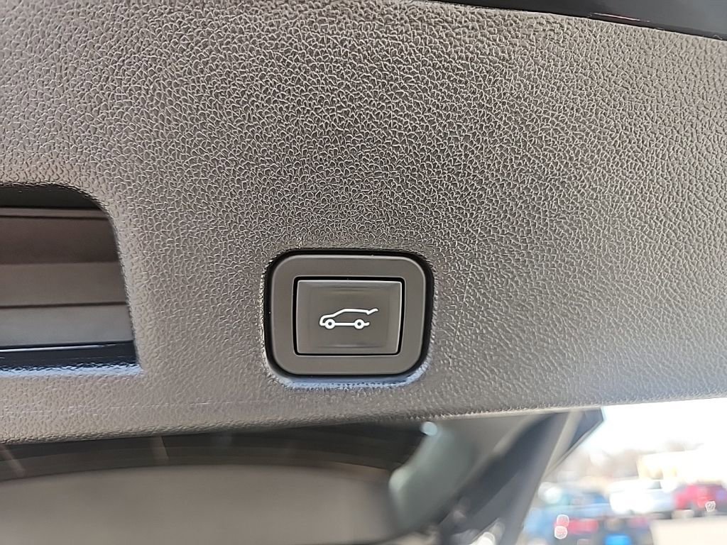 Used 2025 Buick Enclave Sport Touring image 14