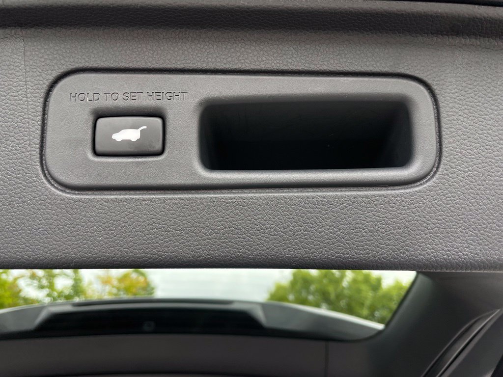 Certified 2025 Honda Pilot Touring image 44