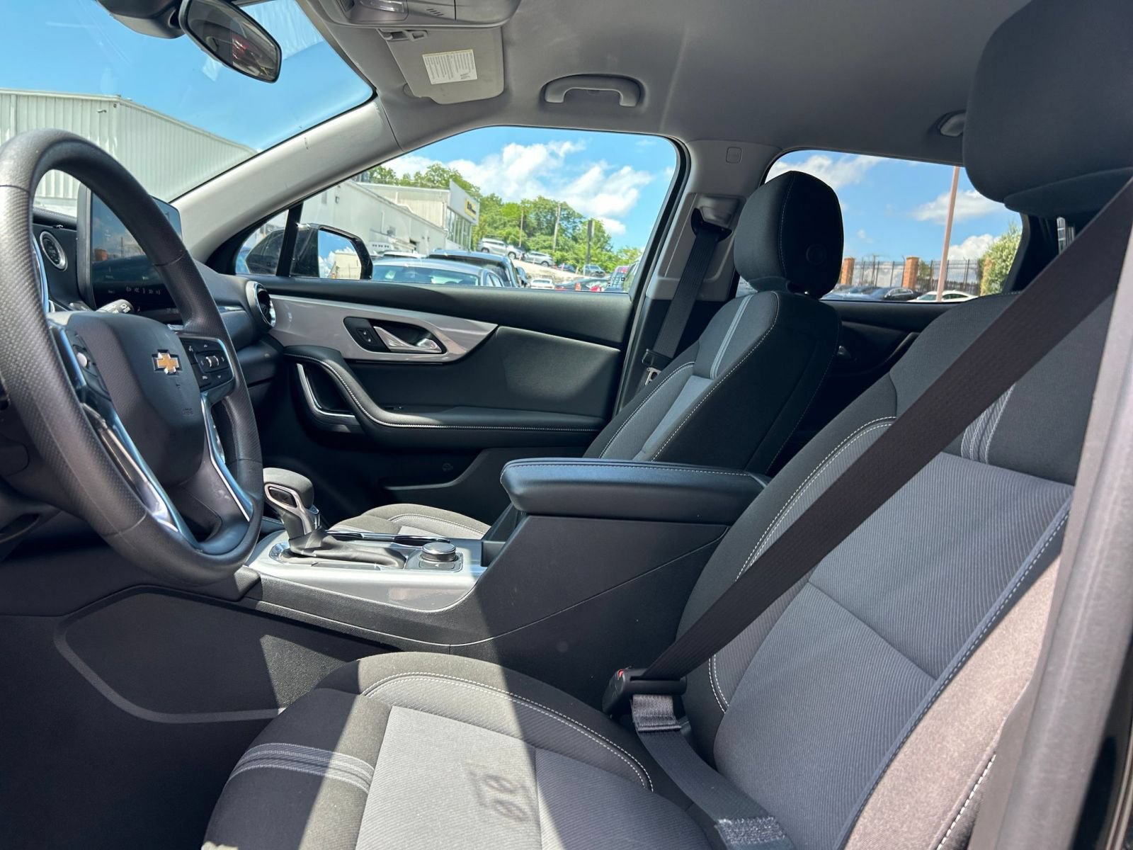 Used 2025 Chevrolet Blazer LT FWD image 21
