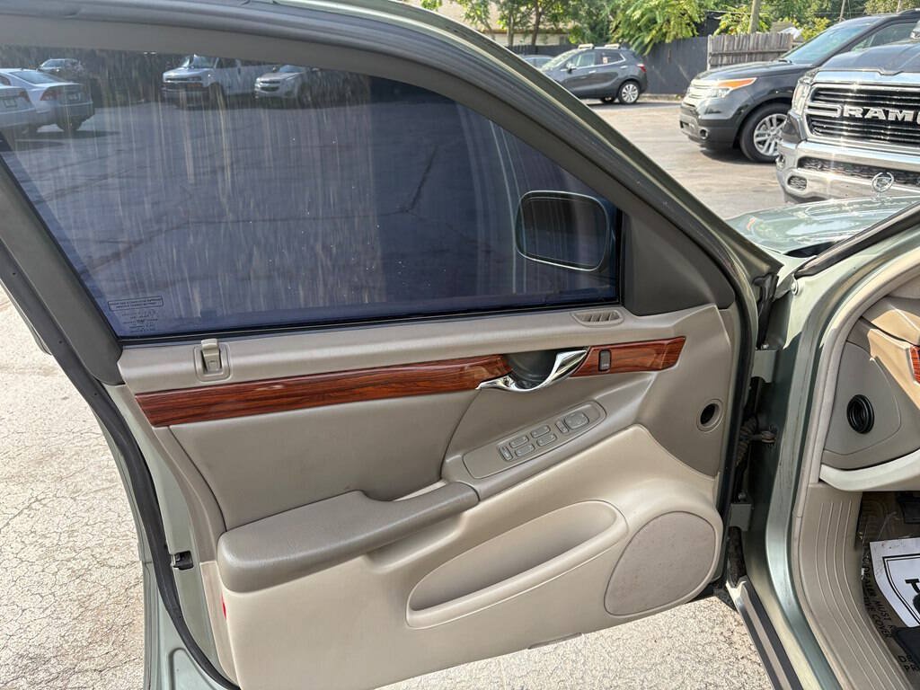 Used 2005 Cadillac De Ville w/ Trunk Convenience Package FWD image 6