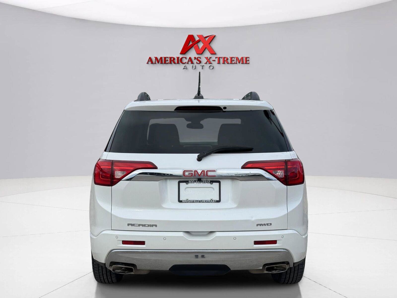 Used 2019 GMC Acadia Denali w/ Technology Package AWD/4WD image 5
