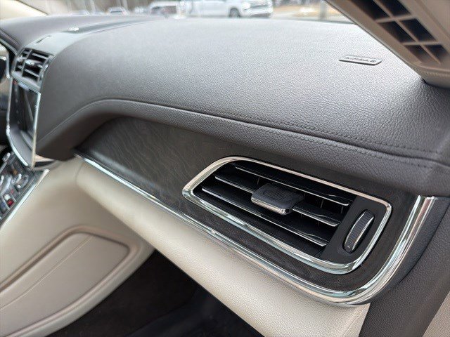 Used 2019 Lincoln Continental Reserve image 27