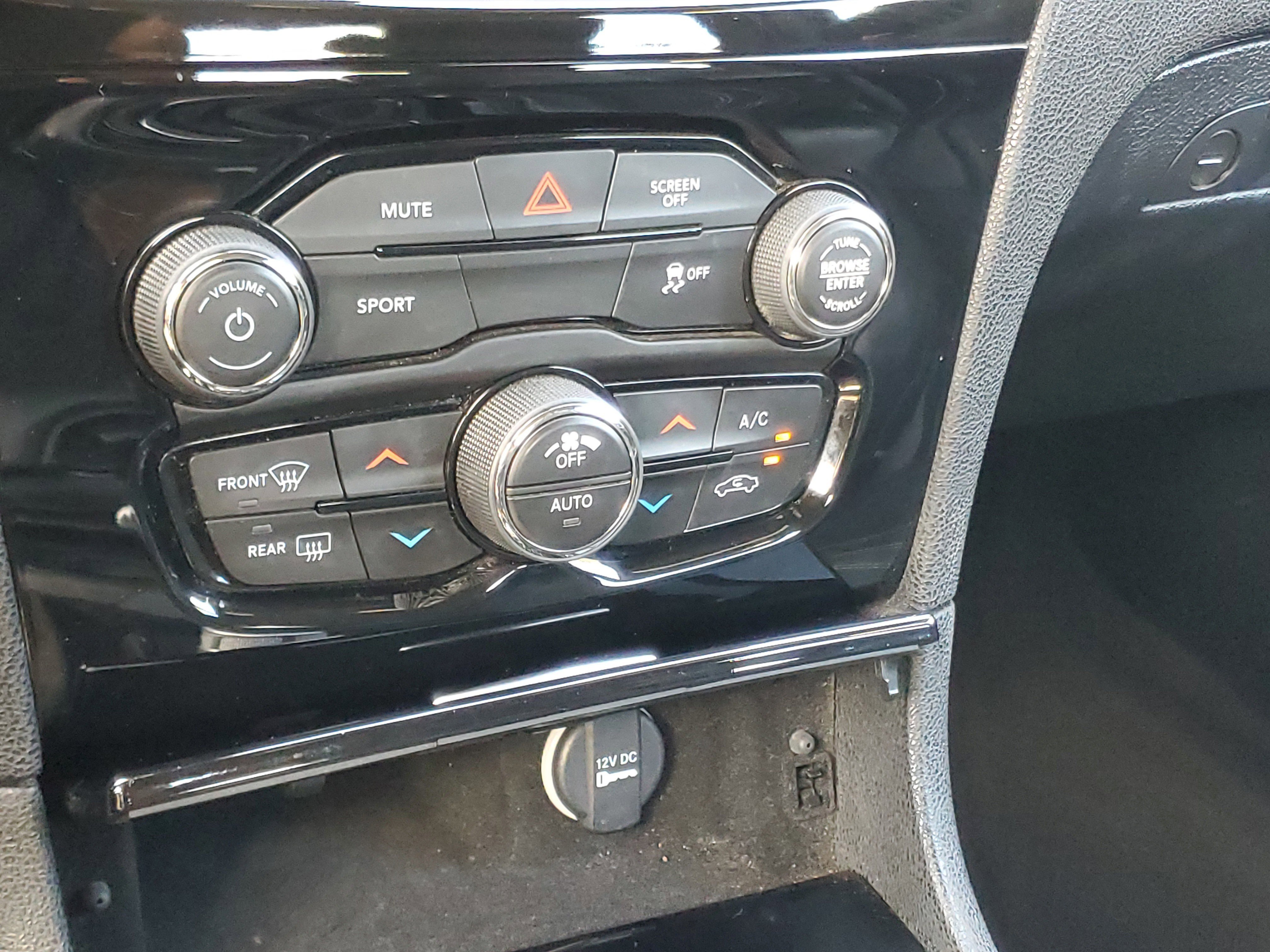 Used 2019 Chrysler 300 S image 22