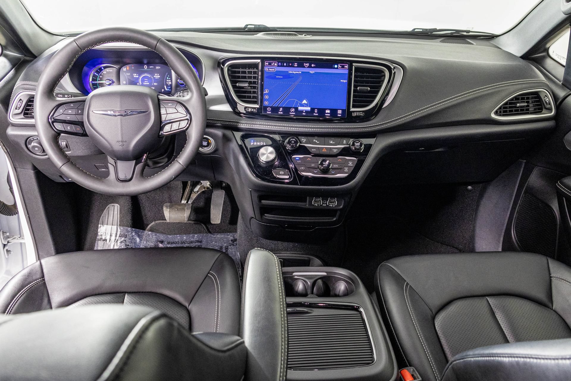 Used 2024 Chrysler Pacifica Limited FWD image 27