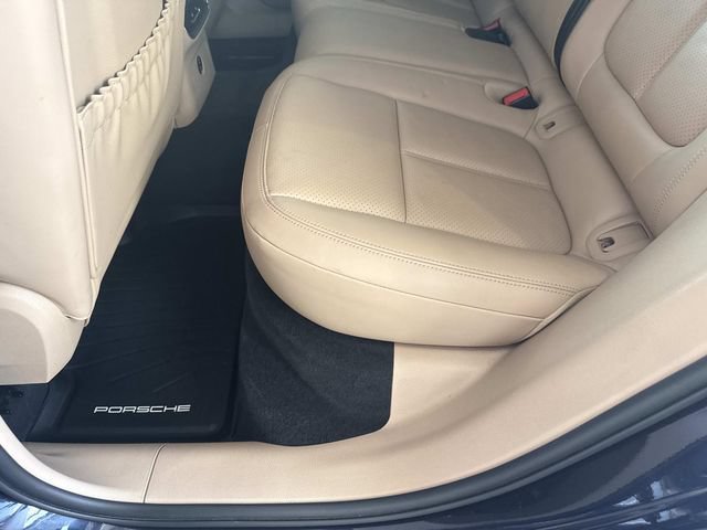 Used 2022 Porsche Macan AWD/4WD image 60