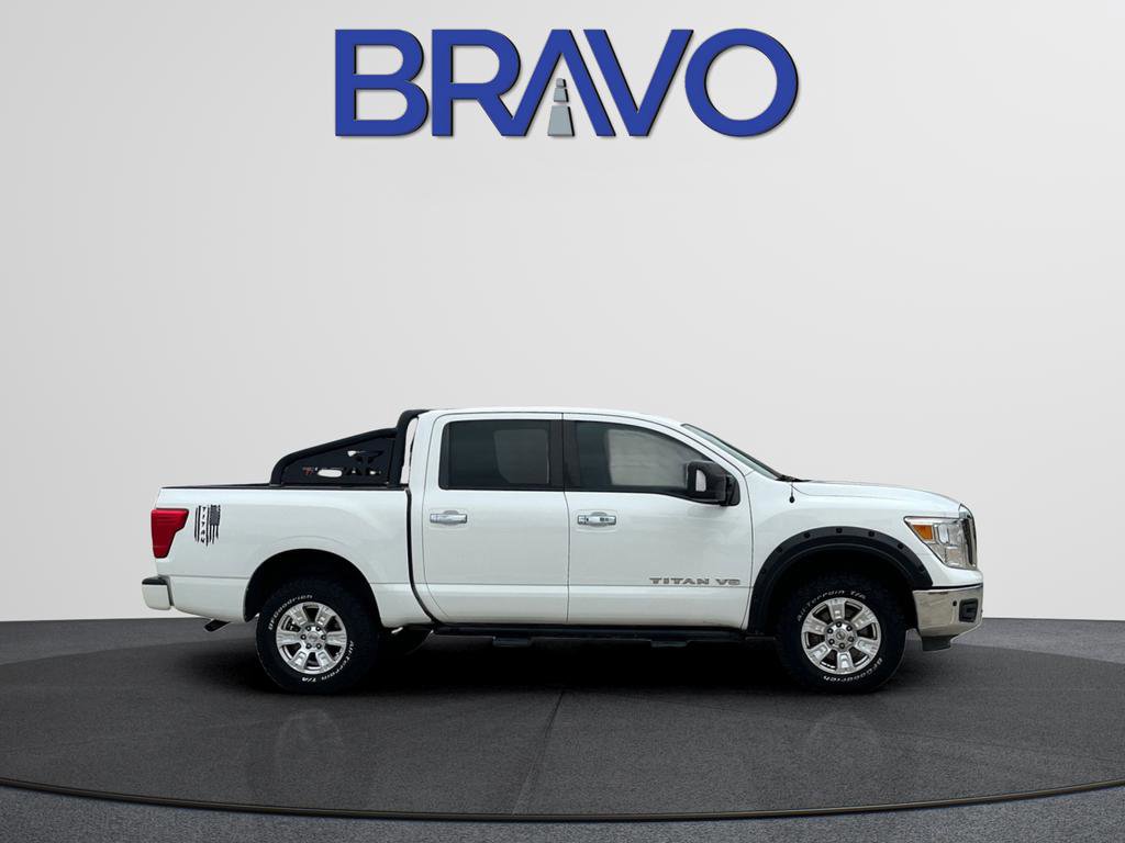 Used 2018 Nissan Titan SV w/ SV Convenience Package AWD/4WD image 4