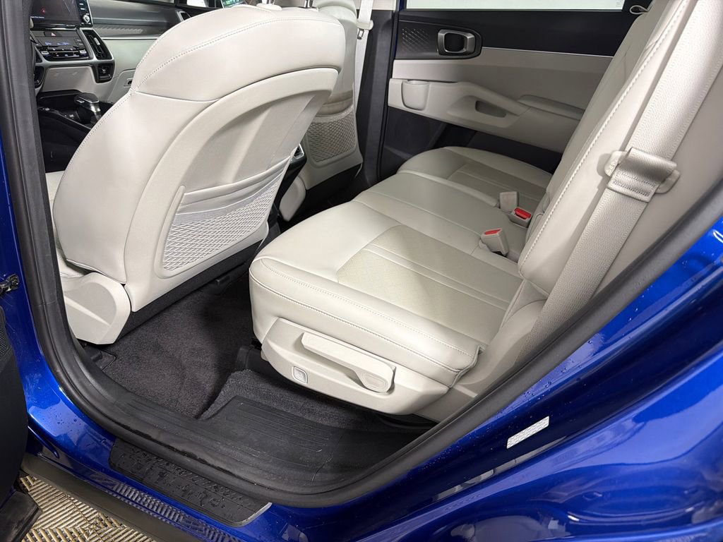 Used 2023 Kia Sorento S w/ Panoramic Sunroof Package FWD image 22