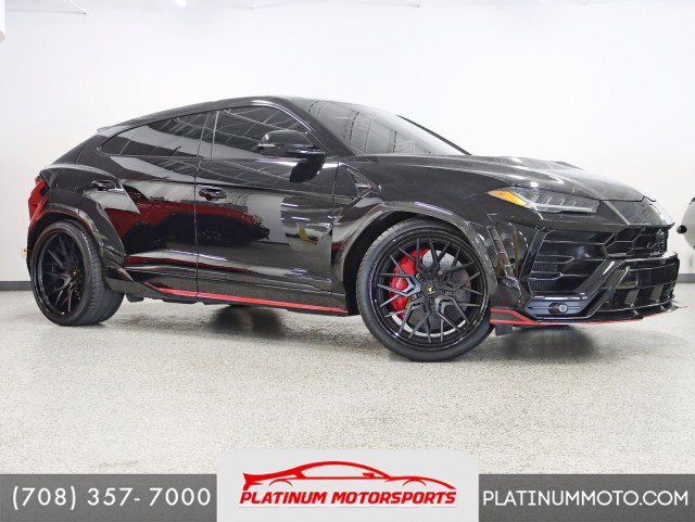 Used 2022 Lamborghini Urus AWD/4WD image 1