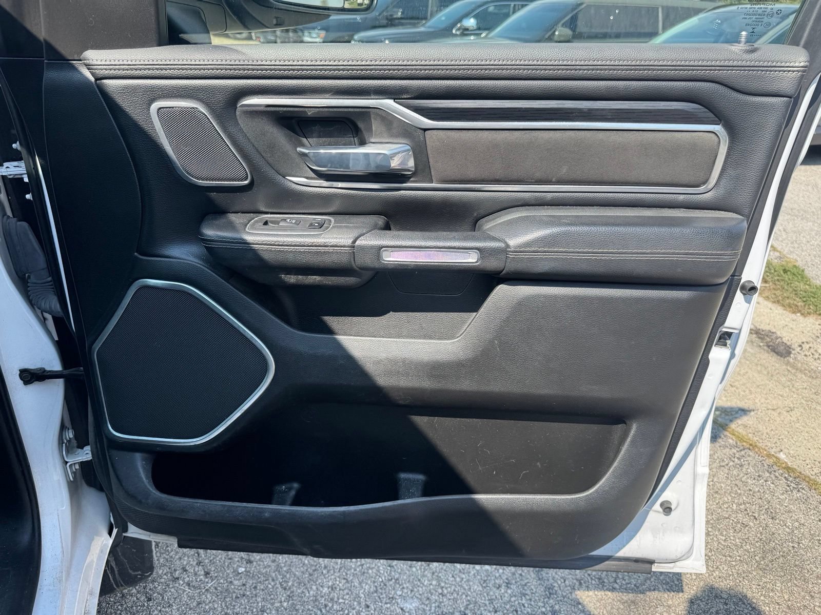 Used 2023 RAM 1500 Laramie AWD/4WD image 30