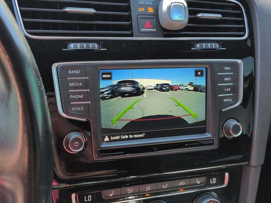 Used 2017 Volkswagen Golf R 4-Door image 12