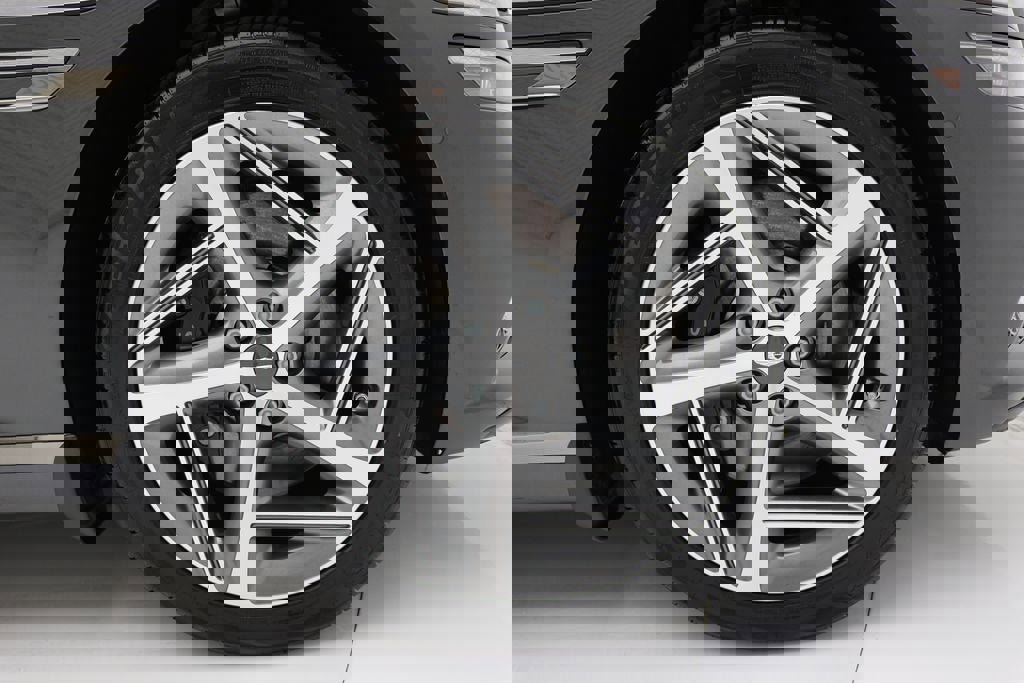 Used 2023 Genesis G80 2.5T w/ Sport Prestige Package image 10