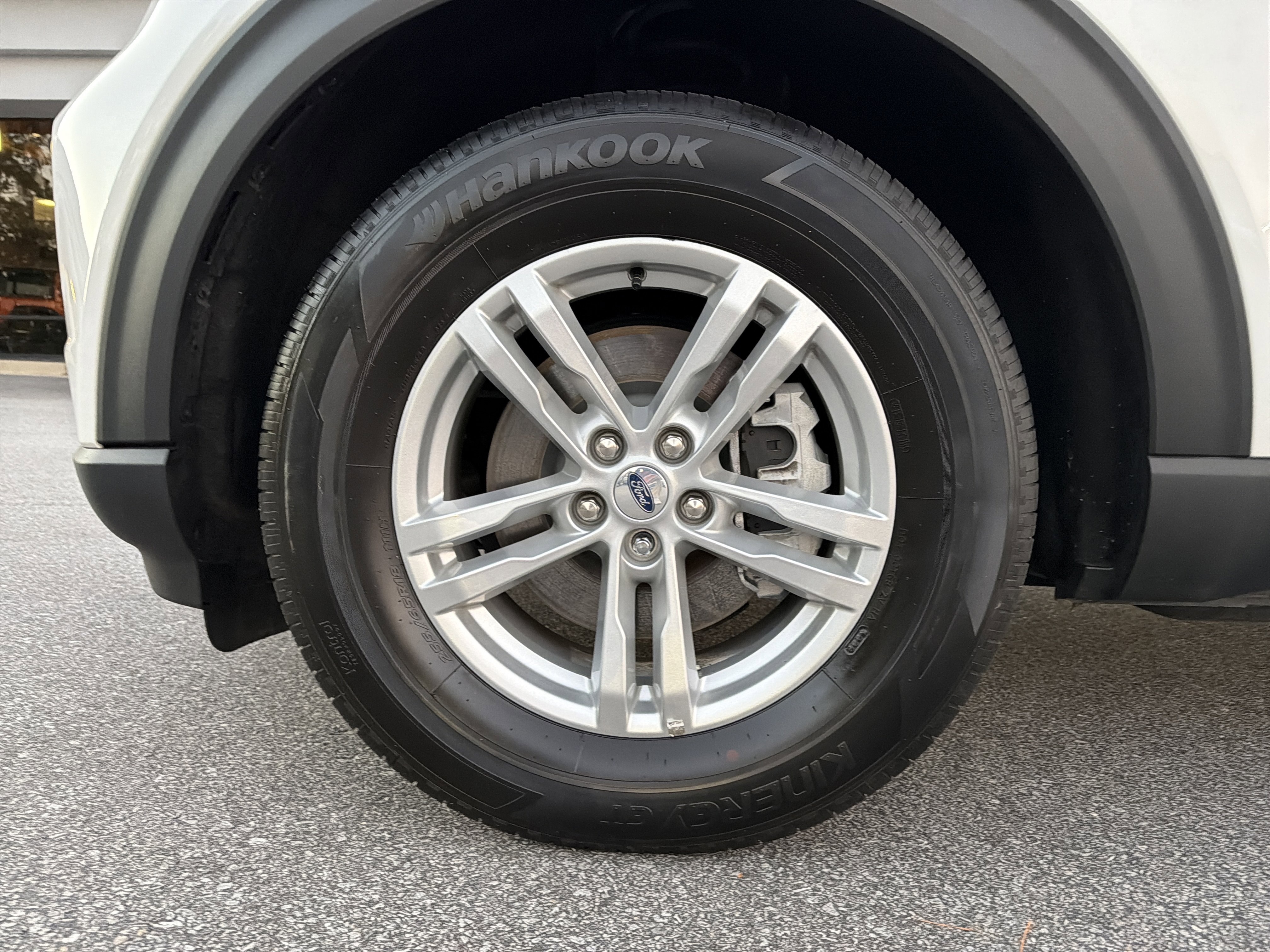 Used 2022 Ford Explorer XLT image 12