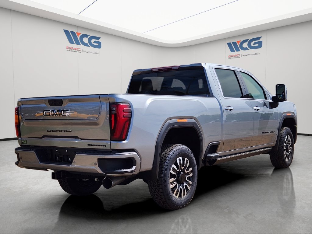 New 2026 GMC Sierra 3500 Denali Ultimate w/ LPO, Black Badging Package AWD/4WD image 4