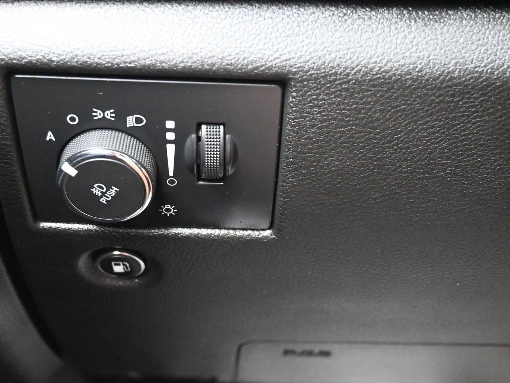 Used 2015 Jeep Grand Cherokee Altitude image 25