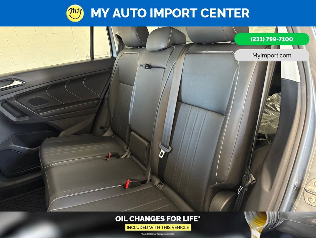 Used 2023 Volkswagen Tiguan SE w/ Panoramic Sunroof Package AWD/4WD image 19