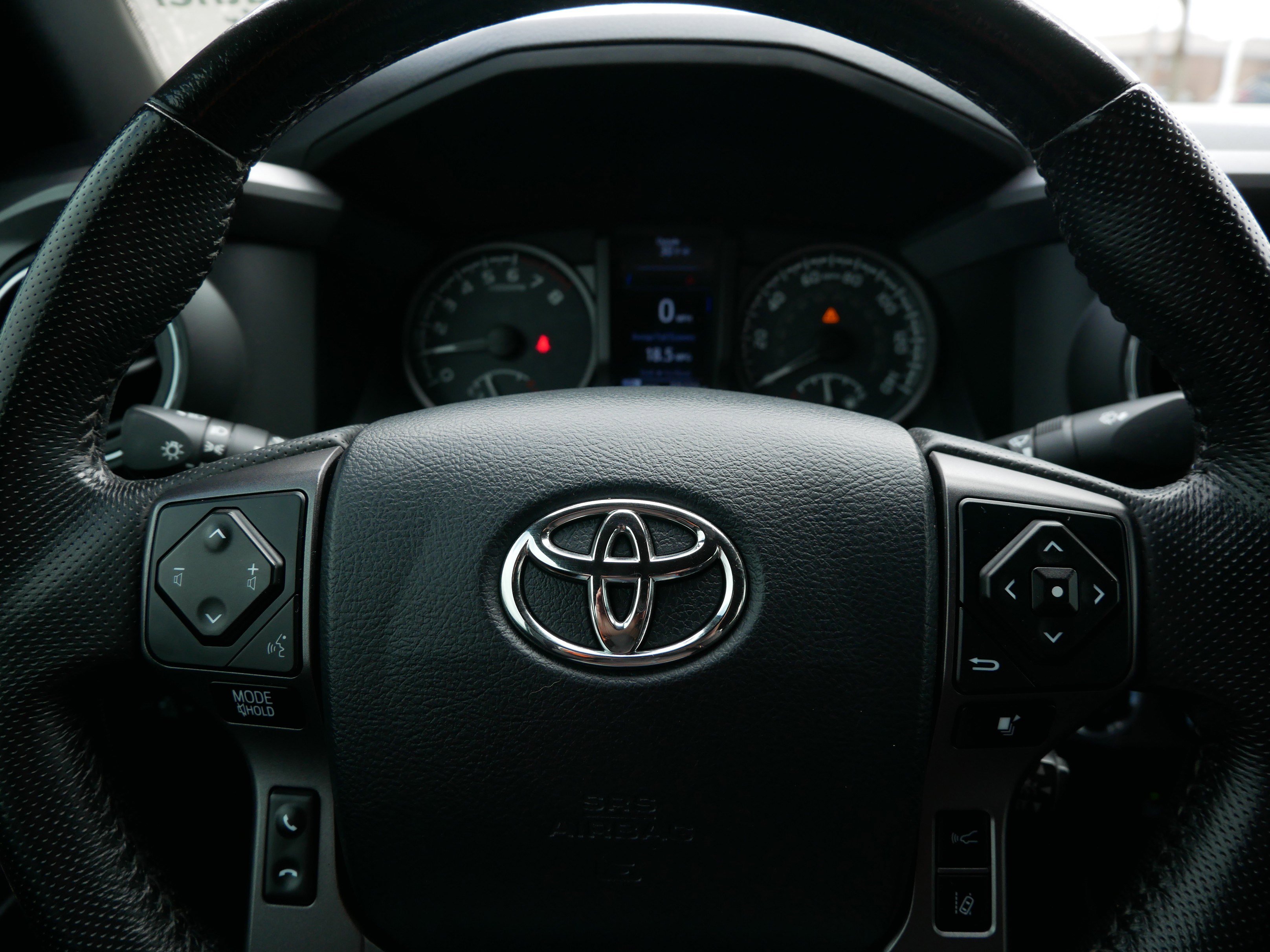 Used 2019 Toyota Tacoma TRD Sport image 25