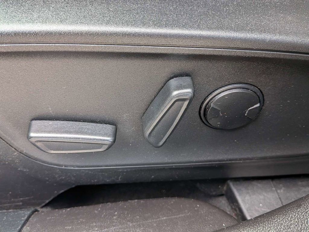 Used 2023 Ford Escape ST-Line w/ Cold Weather Package image 18