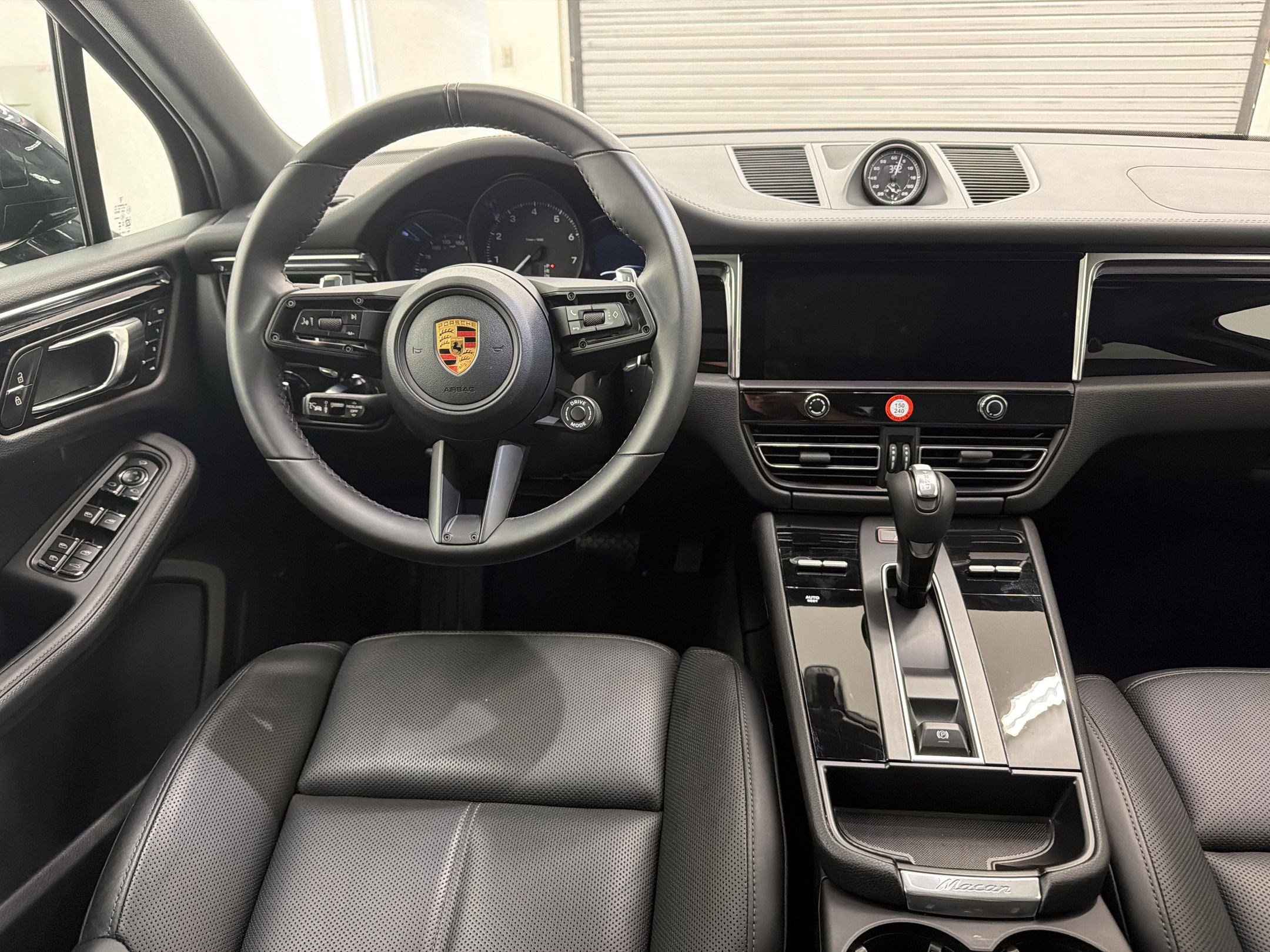 Used 2026 Porsche Macan AWD/4WD image 29