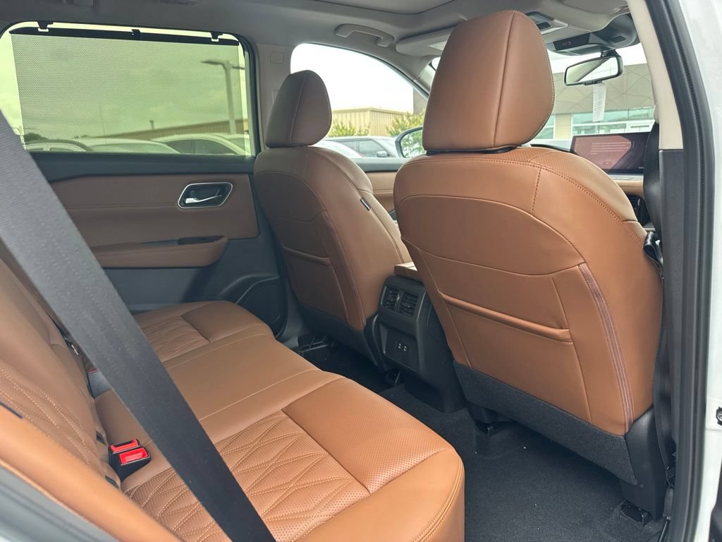 Used 2026 Nissan Rogue Platinum AWD/4WD image 22
