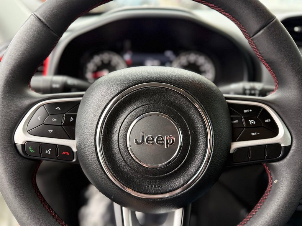 Used 2023 Jeep Renegade Trailhawk AWD/4WD image 30