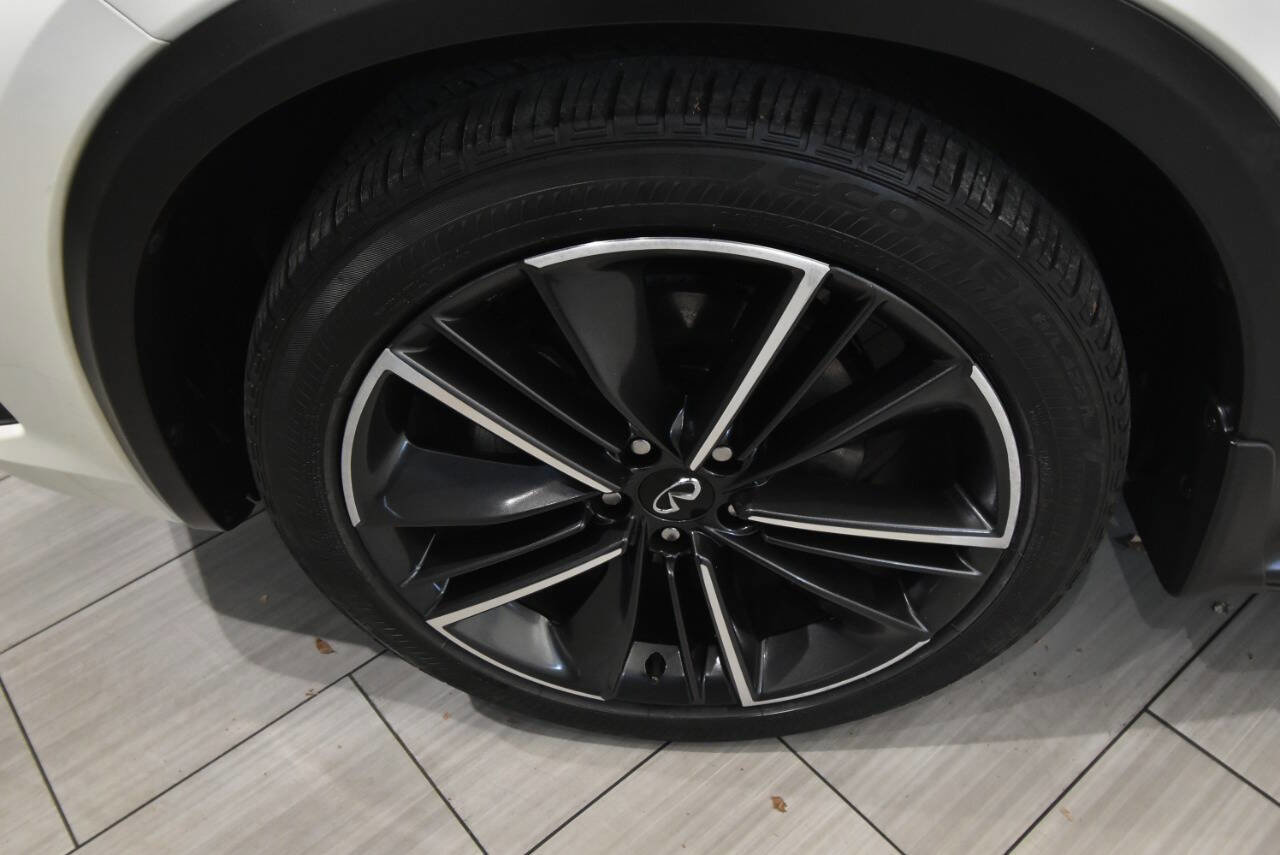 Used 2023 INFINITI QX55 Luxe w/ Cargo Package image 10