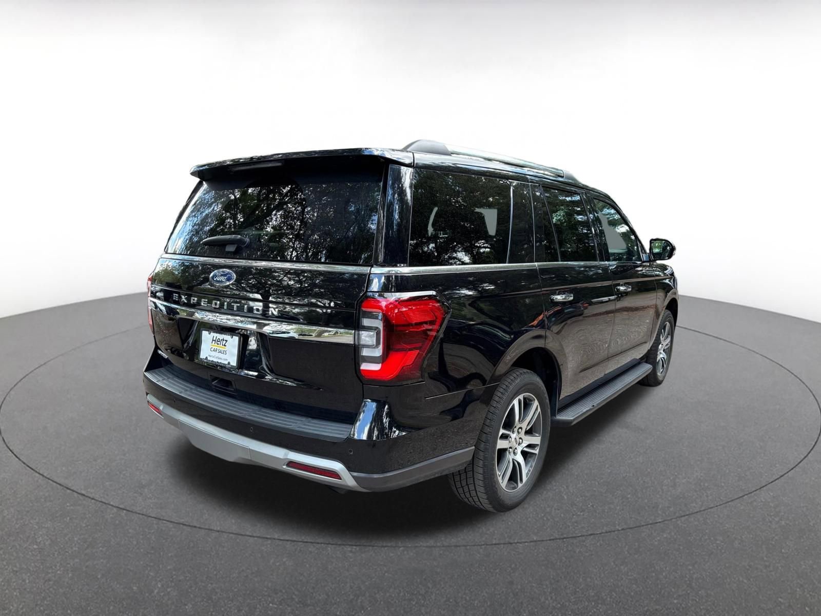 Used 2024 Ford Expedition Limited RWD image 7