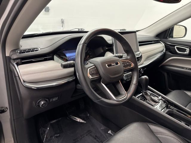 Used 2022 Jeep Compass Limited w/ Sun and Sound Group image 17