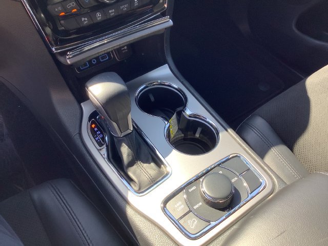 Used 2022 Jeep Grand Cherokee Laredo X AWD/4WD image 18