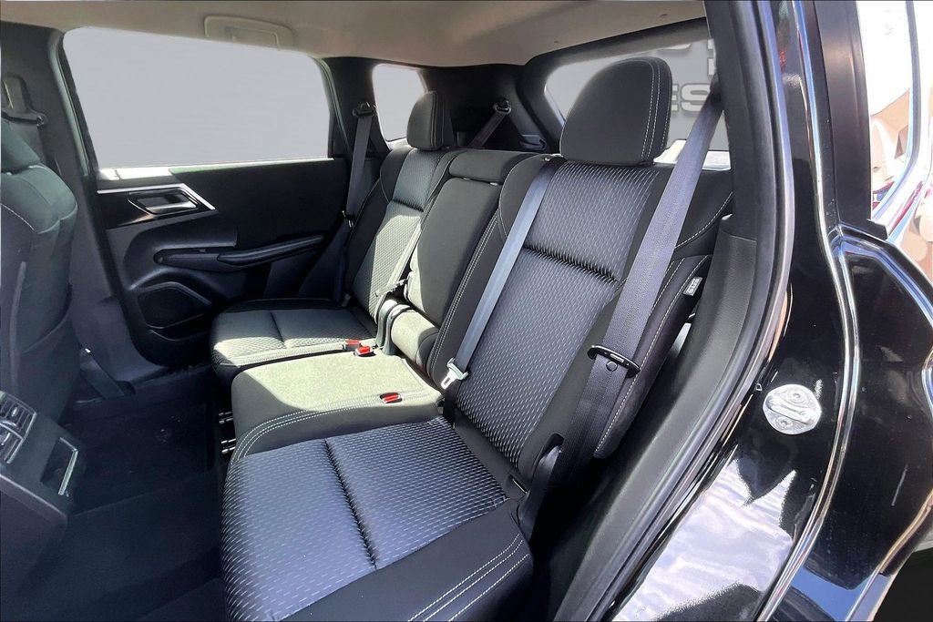 Used 2023 Mitsubishi Outlander ES image 25