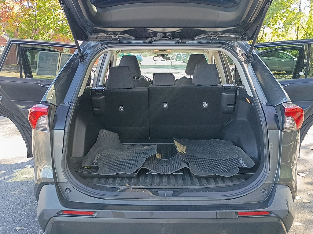 Used 2020 Toyota RAV4 LE w/ All Weather Liner Package AWD/4WD image 14