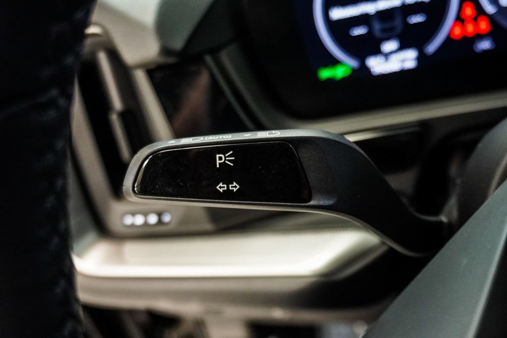 Used 2024 Porsche Cayenne Coupe AWD/4WD image 21