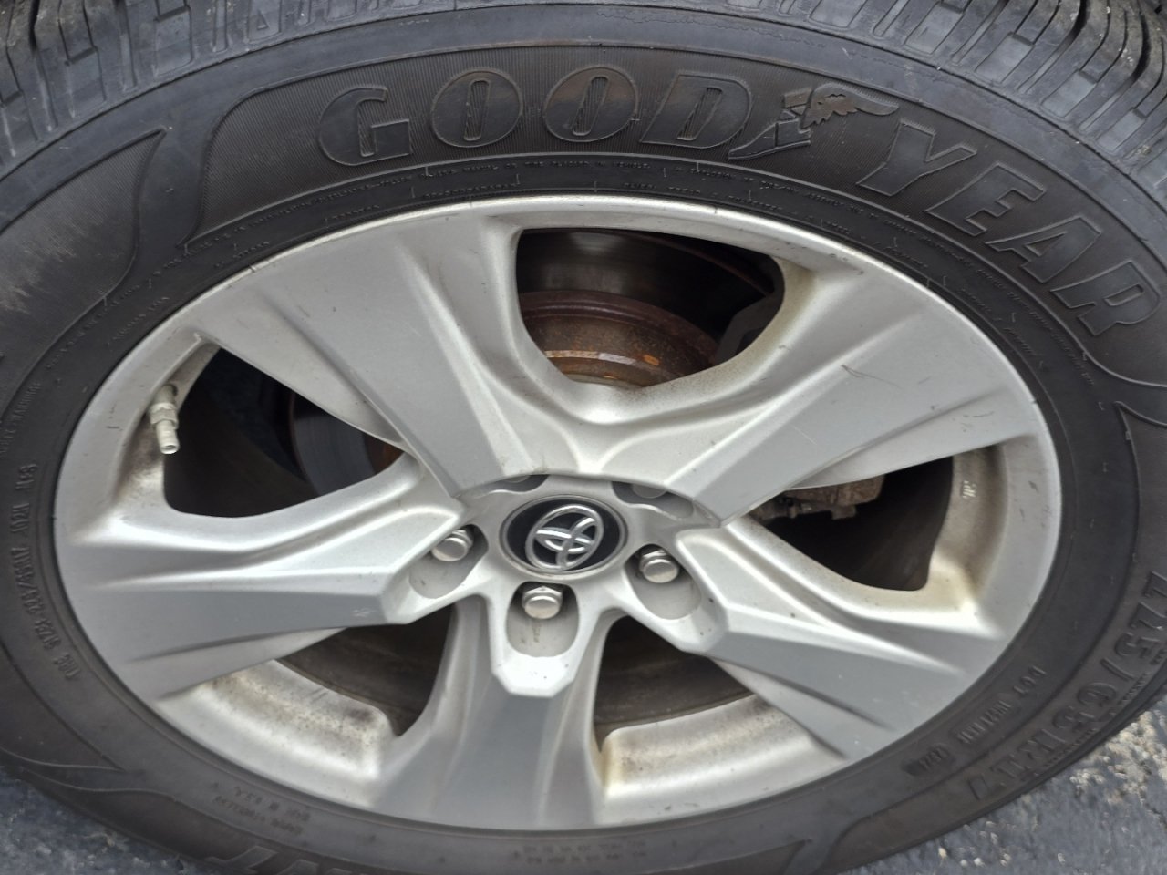 Used 2019 Toyota RAV4 XLE AWD/4WD image 10