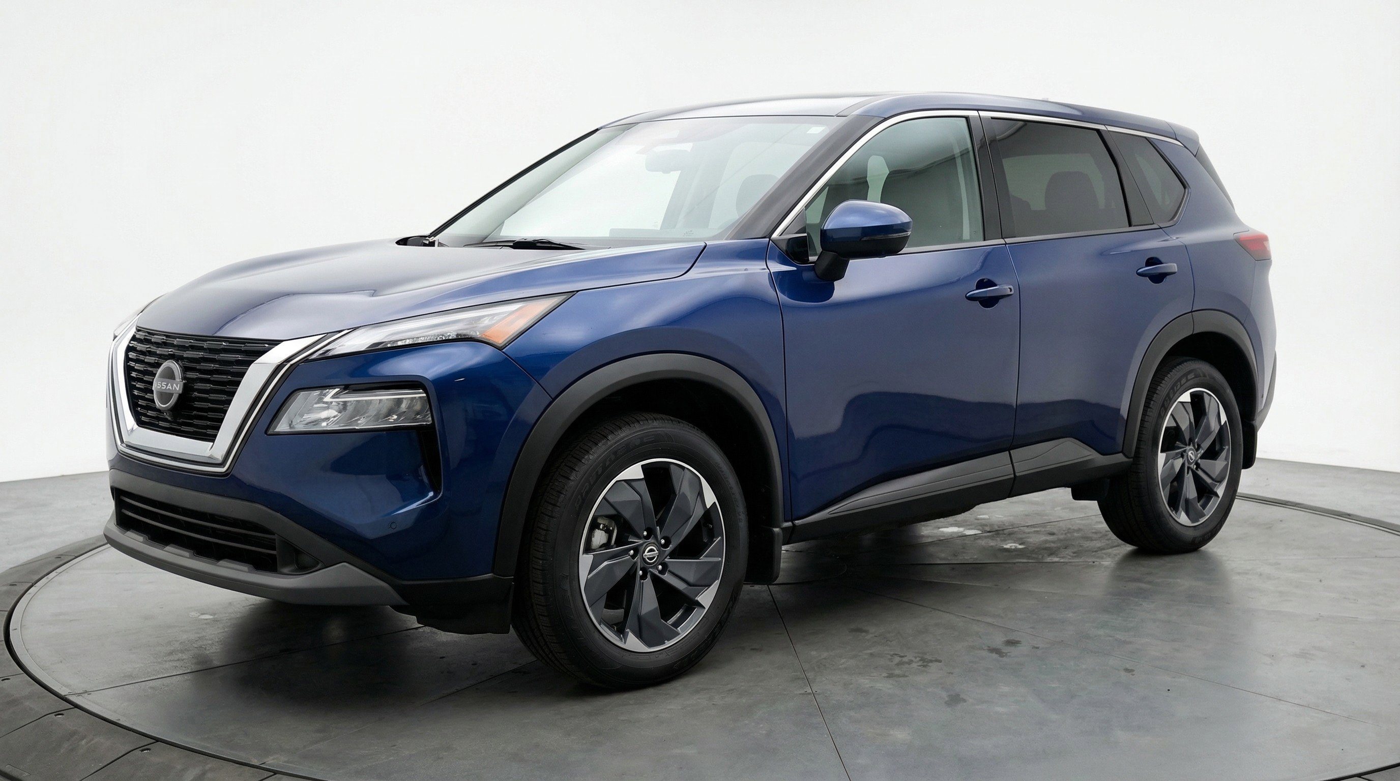 Used 2025 Nissan Rogue SV FWD image 3