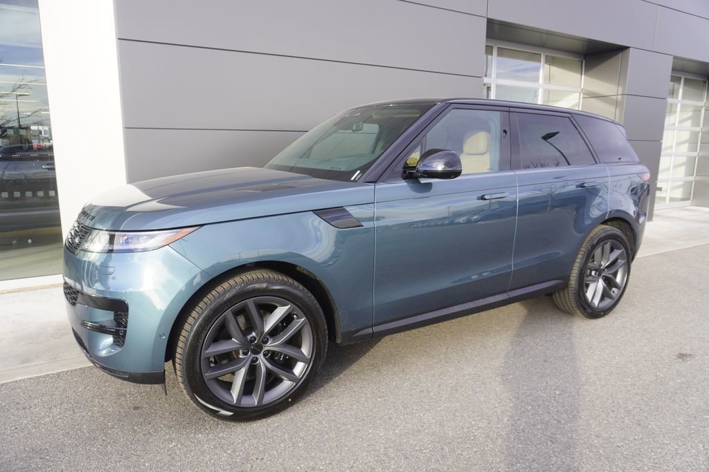 New 2026 Land Rover Range Rover Sport SE image 3