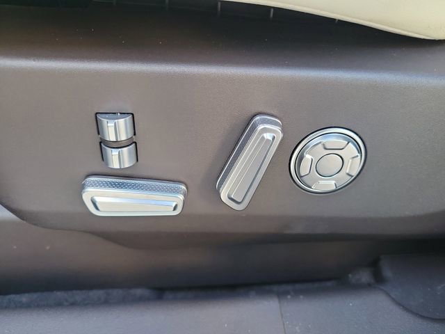 Certified 2024 Lincoln Nautilus Black Label image 11