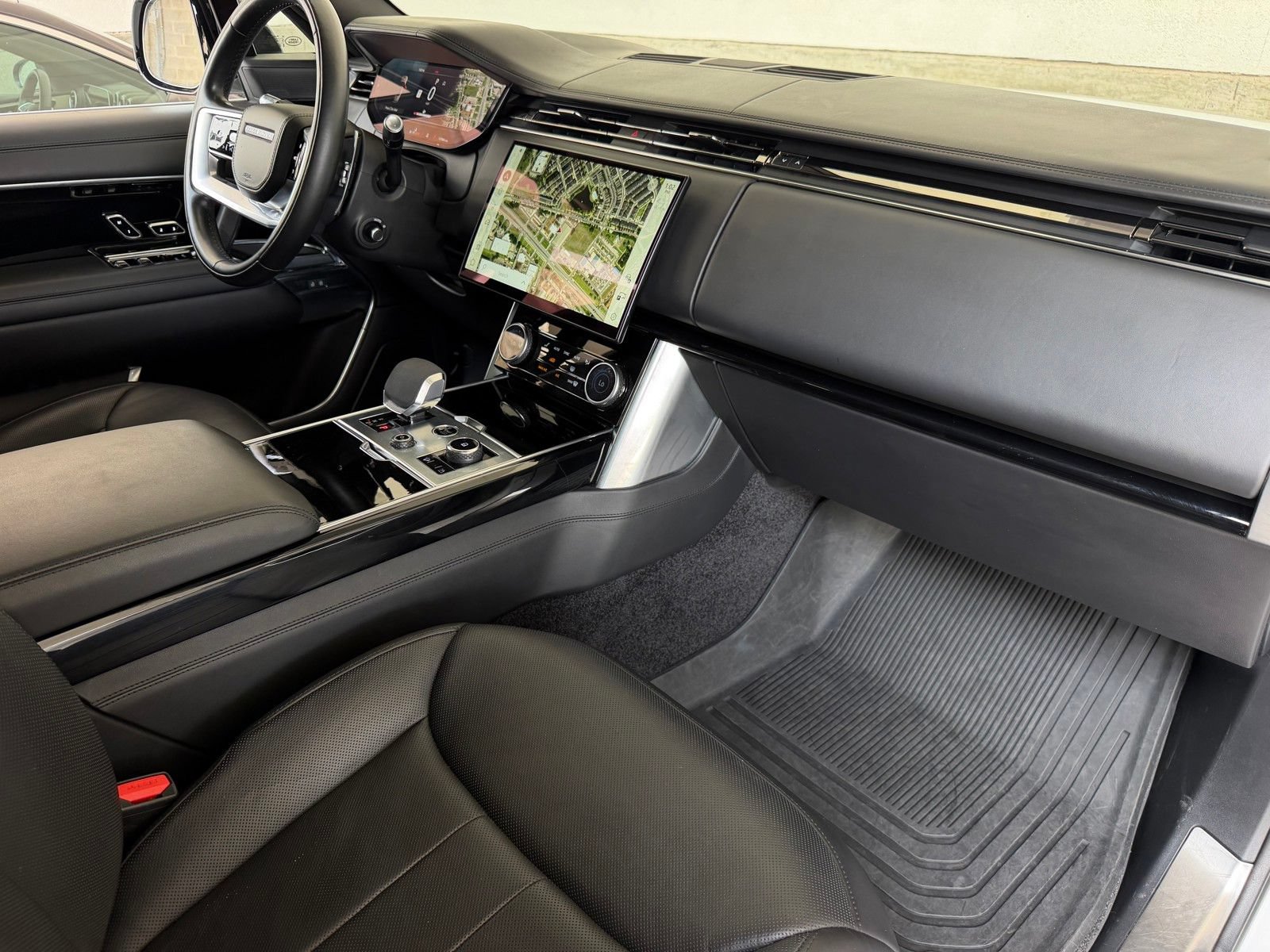 Used 2022 Land Rover Range Rover SE AWD/4WD image 17