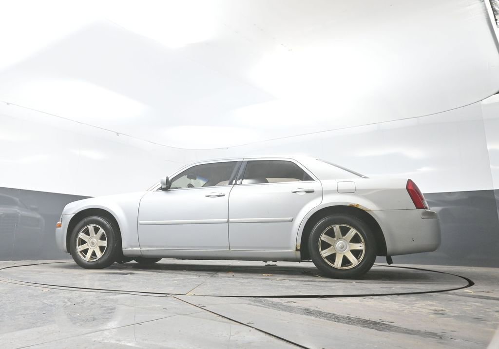 Used 2005 Chrysler 300 Touring w/ Sound Group image 27
