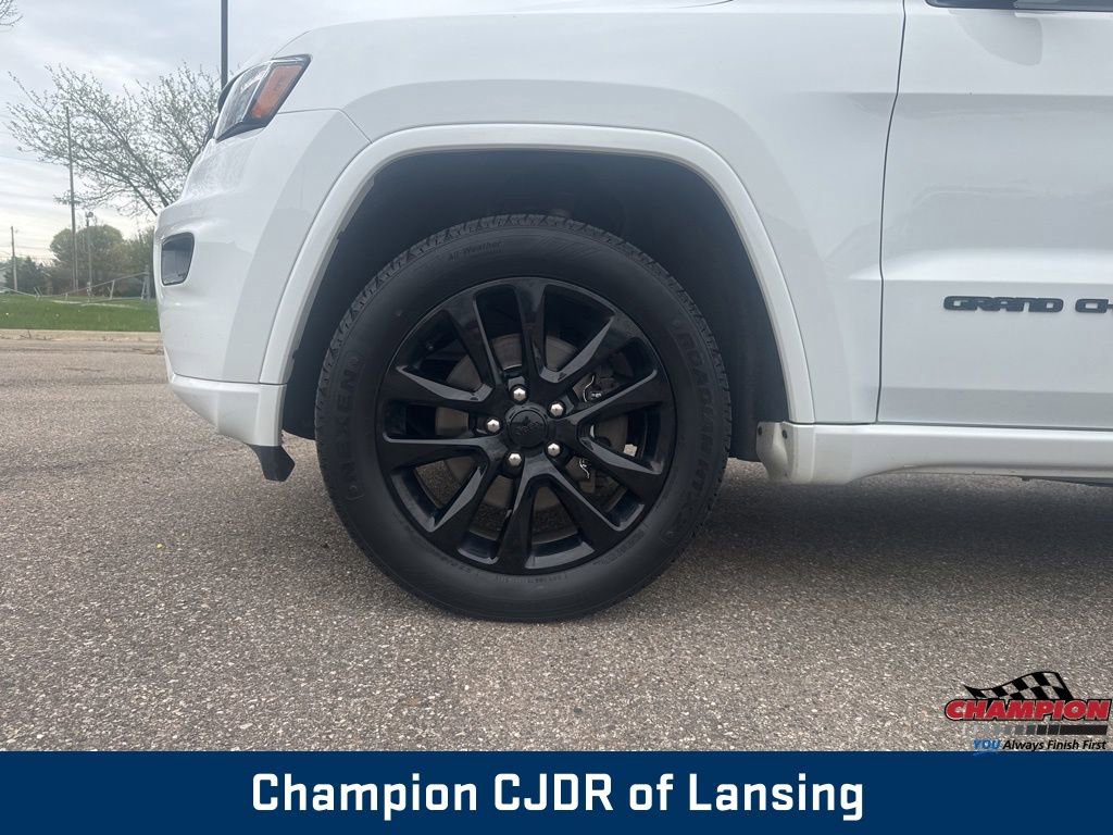 Used 2022 Jeep Grand Cherokee Laredo X AWD/4WD image 10