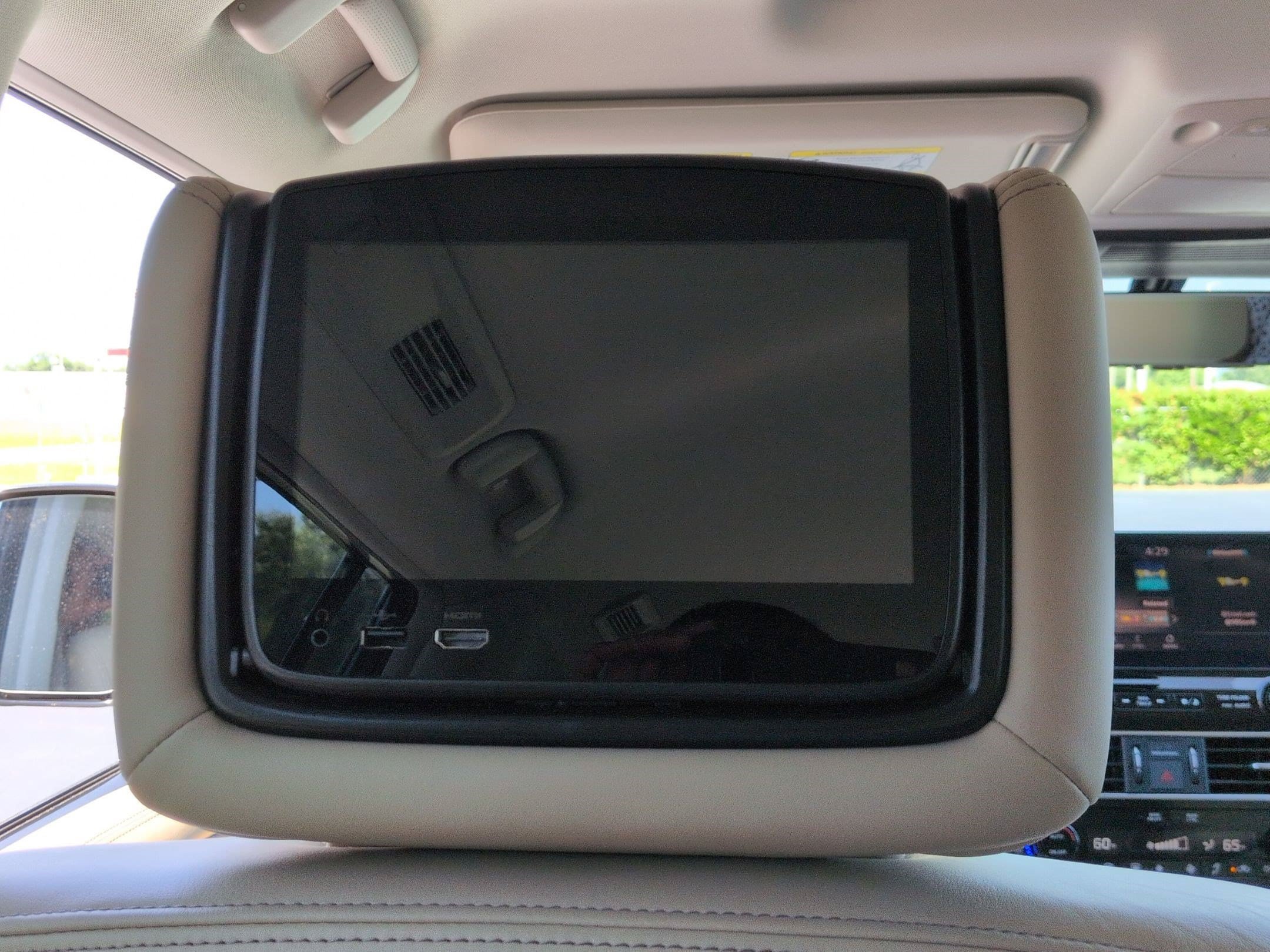 Used 2022 Nissan Armada Platinum w/ Captain's Chairs Package RWD image 34