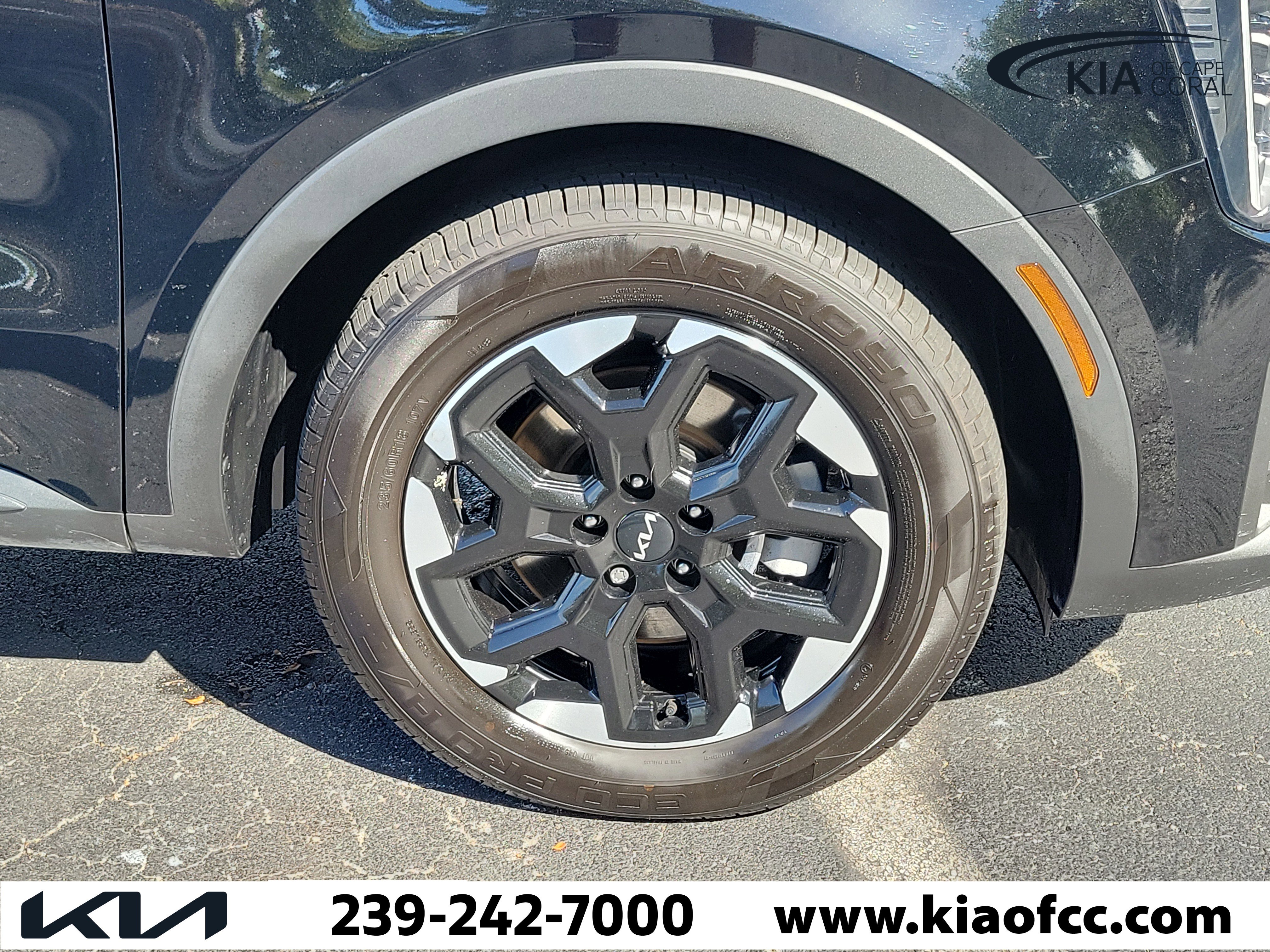 Certified 2024 Kia Sorento S FWD image 7