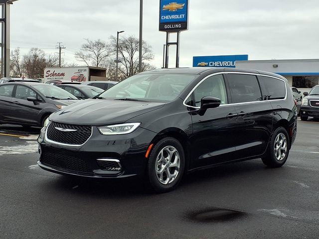Used 2024 Chrysler Pacifica Limited
