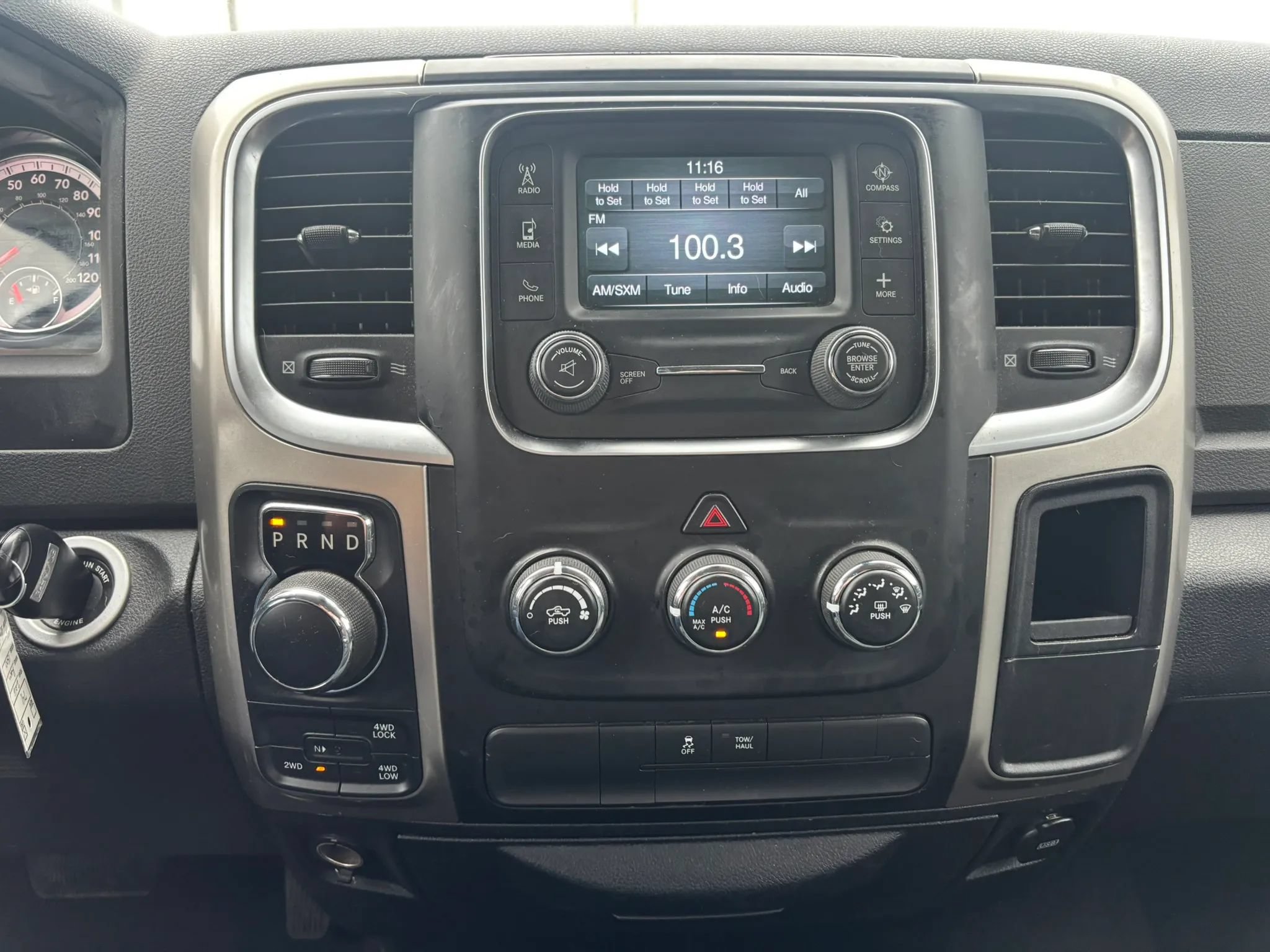 Used 2016 RAM 1500 Classic SLT AWD/4WD image 25
