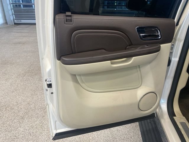 Used 2013 Cadillac Escalade ESV Platinum AWD/4WD image 35