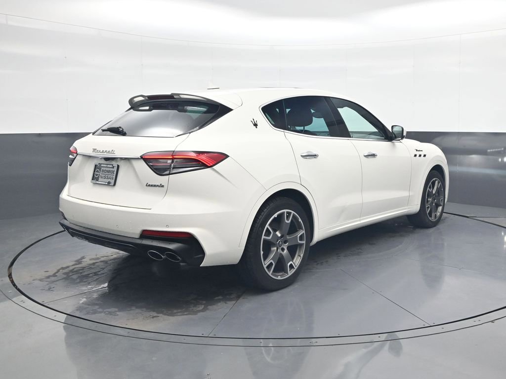 Used 2023 Maserati Levante Modena image 9