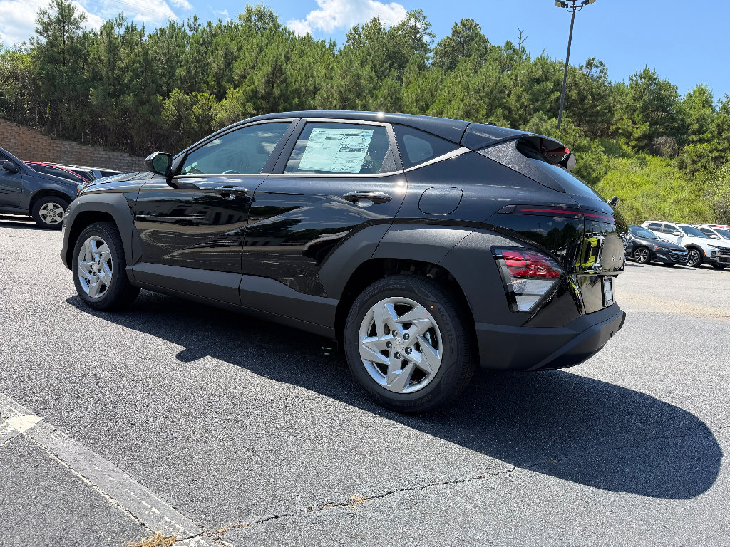 New 2027 Hyundai Kona SE FWD image 4