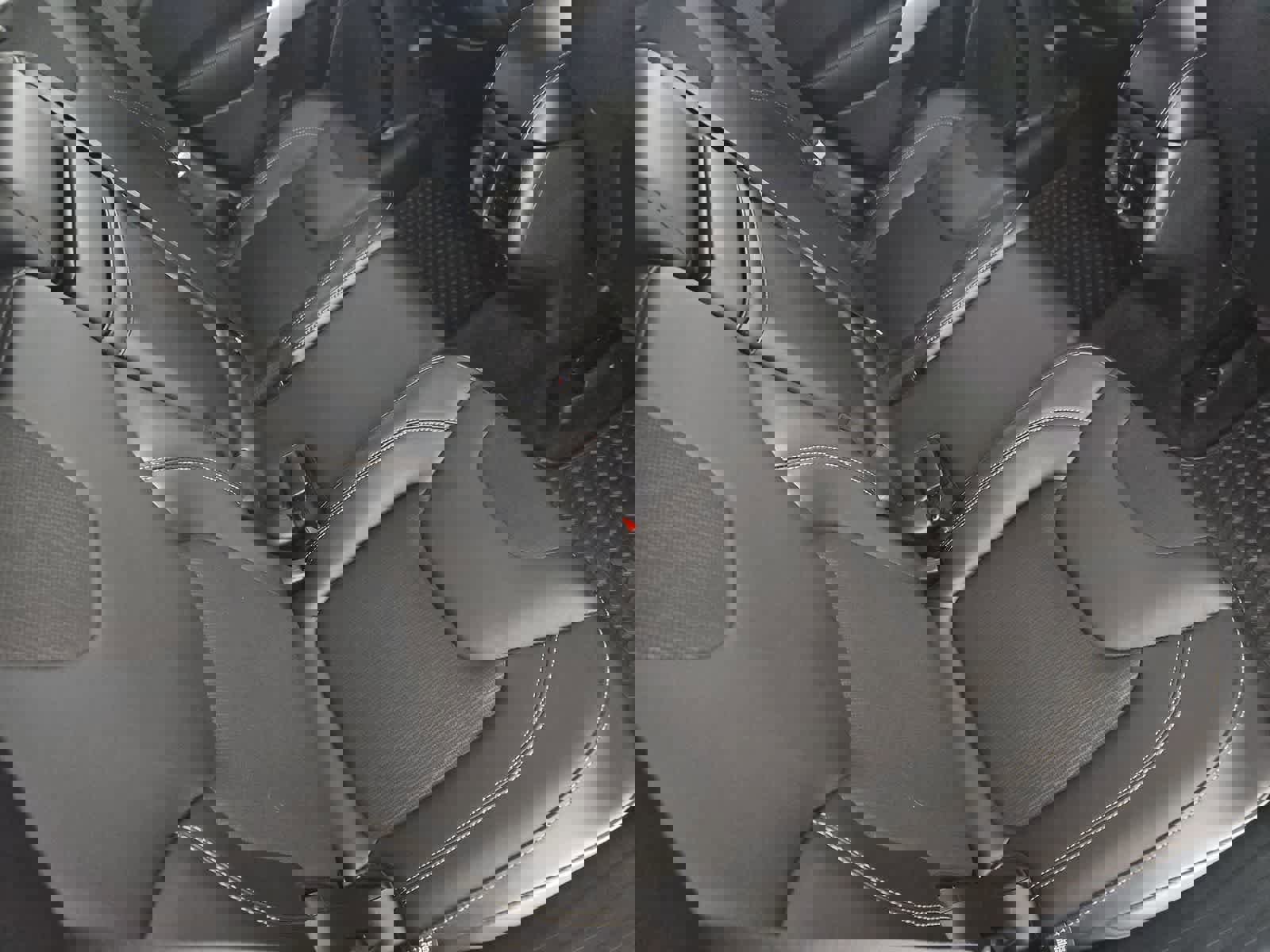 Used 2018 Jeep Cherokee Latitude Plus w/ Comfort/Convenience Group image 20