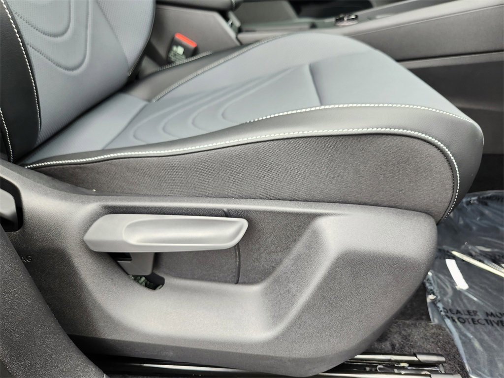 New 2025 Volkswagen Tiguan SE image 16