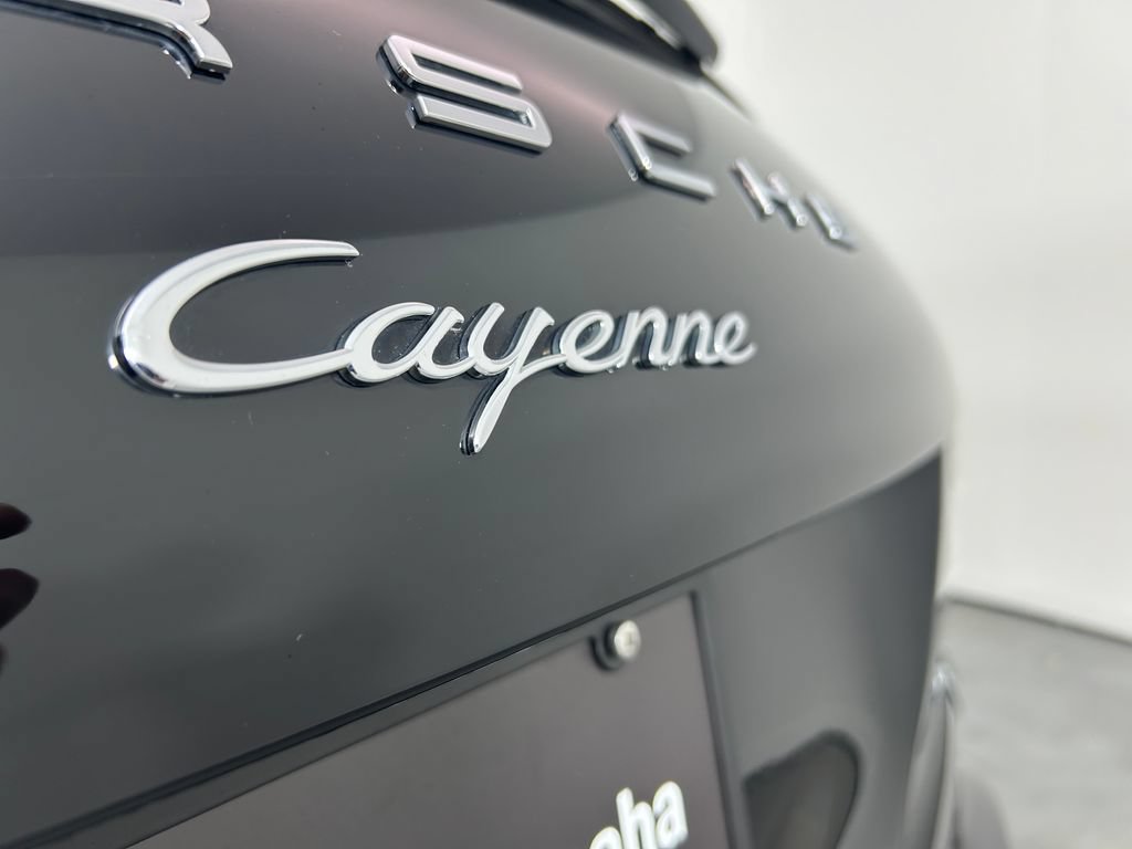 Used 2017 Porsche Cayenne Platinum Edition AWD/4WD image 12